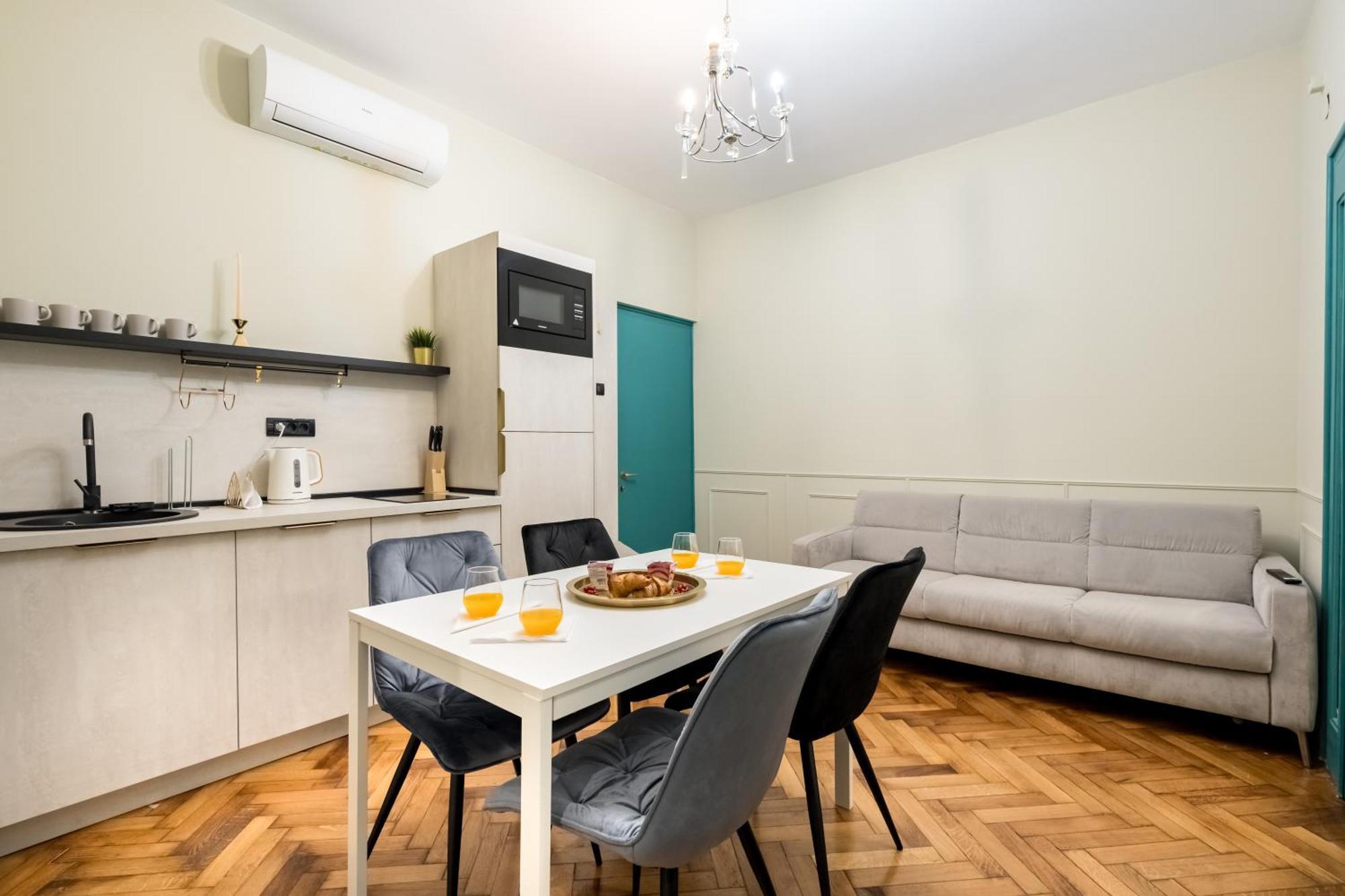 Highline Downtown Residences 6 Persons Family Apartment Bucharest Exterior photo
